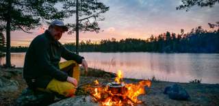 Trømborgfjella ved bålet med Sten Ihlebakke i Helt Vilt og Event Partner Norge