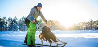 Winter along the Halden Canal - Kick sledding