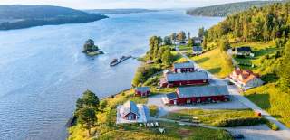 Furuholmen i Sarpsborg, Glomma og området rundt, sett ovenfra. Foto.