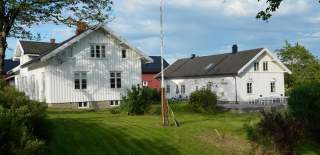 Billitt farm, two white houses. One guest house the other private residence