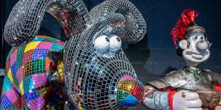 Gromit Unleashed 3 Launch - Mirrorball Gromit and Roman Wallace - CREDIT Simon Boddy
