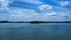 People boating on Tellico Lake near Knoxville, TN