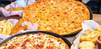 Giovanni's Pizza food