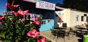 Foxy's Ice Cream and Restaurant