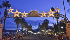 Palm-Canyon-Drive-pre-Festival-of-Lights-Parade