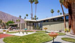 Desert Modernism: Where Sleek Design Meets the Desert's Beauty