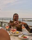 Balcony Dining - Chemin a la Mer