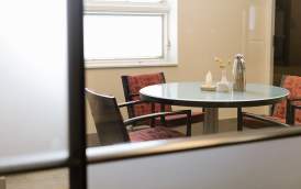 meeting table setting