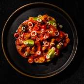 Heirloom Tomato Salad con sun Chapulin Vinaigrette - Acamaya