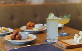 Drinks and Appetizers at Compere Lapin