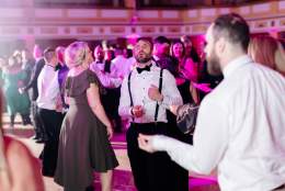 Guests dancing at the 2022 reytas