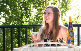 Vibrant Vine Seated Tasting