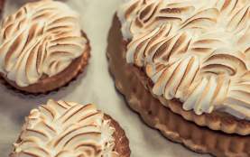 Lemon Meringue Tarts - La Boulangerie