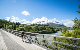 Queenstown Marathon Runner on the Lower Shotover Bridge