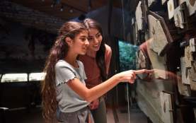 Mom and girl FB museum fossil butte natl monument