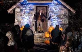 Master Storyteller Jonathan Kruk performs "The Legend" in front of an audience.