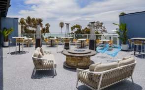 Longboard Rooftop Lounge