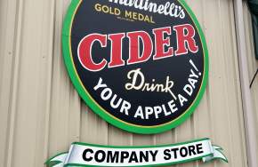 Martinelli’s Company Store & Tasting Room