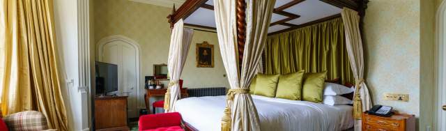 Thornbury Castle - The Queen Mary Bedchamber