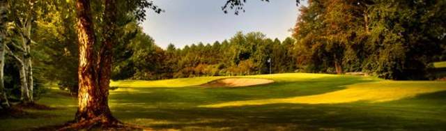 Where can I enjoy a round of golf in Ohio's Lake Erie Shores & Islands?
