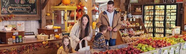 Family Shopping at Quarry Hill Orchard