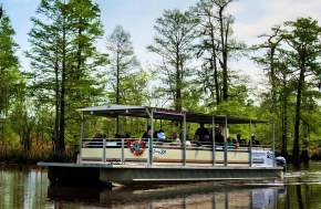 Pantoon boat tour from the Neches River Adventures