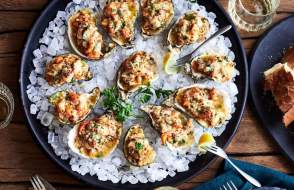 Plate of Oysters on ice