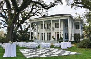 Bragg Mitchell Mansion yard decorated for a wedding