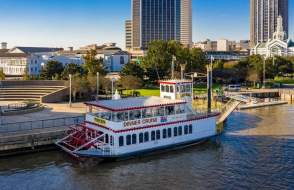 Perdido Queen docked in Mobile Bay