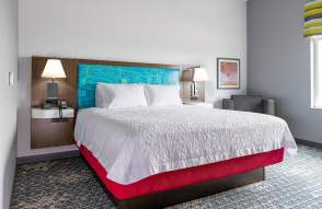 Hampton Inn Saline room
