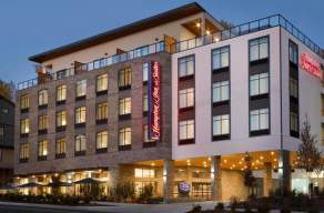 Hampton Inn & Suites Seattle/Renton