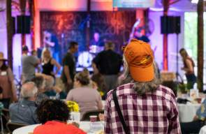 10 Ways to Give Back this Season