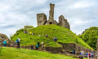 okehampton castle