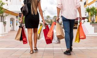 De tiendas por Fuengirola: comercios local y tendencias bajo el sol