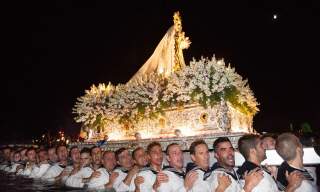 Un pueblo volcado en su tradición con la Virgen del Carmen, patrona de los bolicheros