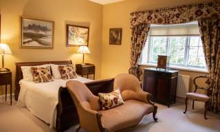 Cosy bedroom in Belle Isle Castle Estate - Hamilton Wing