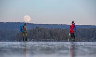 To skøyteløpere Haldenkanalen