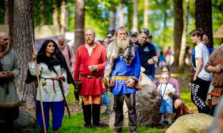 Vikinger i Landeparken i Sarpsborg under Olavsdagene og vikingmarkedet. Foto.