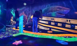 jente som spiller golf