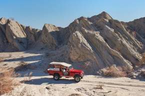 Outdoor Adventure in Palm Springs with Red Jeep Tour
