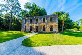 Exploring the Horton House Ruins