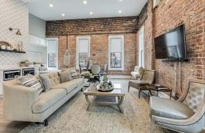 Living room of Downtown Shelbyville Airbnb