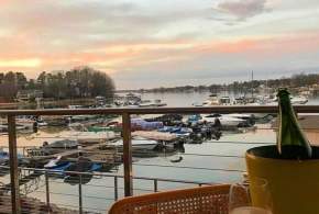 Lakefront Restaurants on Lake Norman