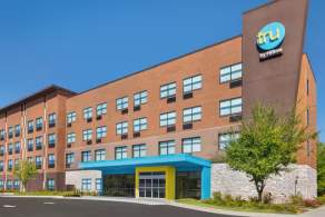 Tru by Hilton Lawrenceville Atlanta I-85 Sugarloaf