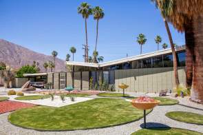 Desert Modernism: Where Sleek Design Meets the Desert's Beauty