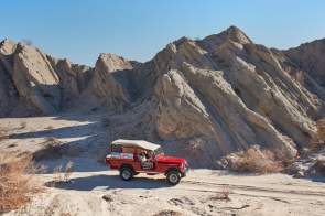 Outdoor Adventure in Palm Springs with Red Jeep Tour