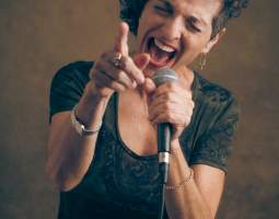 Julie Slim & RendezVous: Up on the Roof!