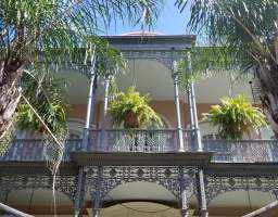 Learn the history &amp; architecture of the beautiful Garden District &amp; Magazine Street. Your guide will take you to see residences of Anne Rice, Sandra Bullock, John Goodman, and more. Enjoy a visit to the Lafayette Cemetery &amp; the Coven House of American Horror Story in a small group, walking tour.