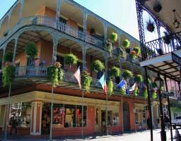 This tour provides an insider’s perspective, with opportunities to walk around on your own and take in the rich history of New Orleans. Relax in our bus with small group sizes and visit historic neighborhoods, including the French Quarter, Treme, Faubourgs St. John and Marigny, Garden and Warehouse Districts as well as a stop in one of our St. Louis Cemeteries. Enjoy a relaxing ride and experience the unique highlights of the Crescent City. The tour is 2.5 hours and offers hotel pick-up.