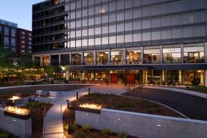 Hotel Champlain Exterior